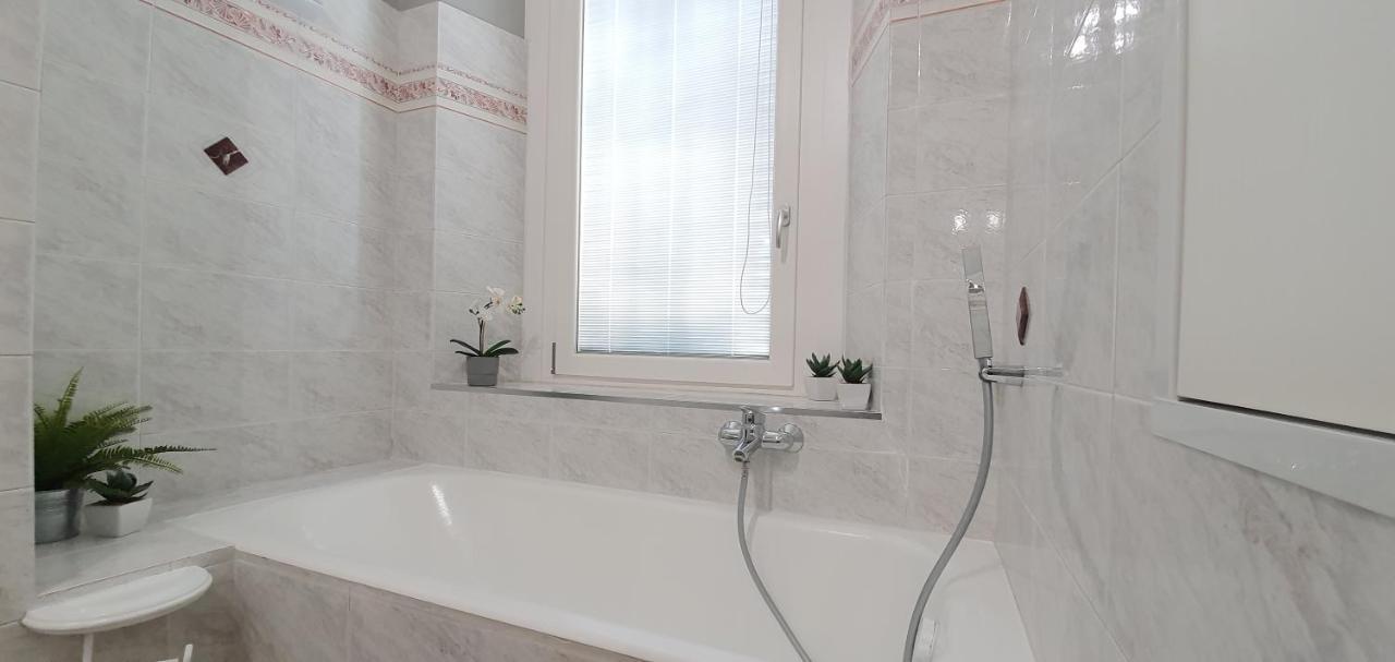 Charming Apartment Central Station Милано Екстериор снимка